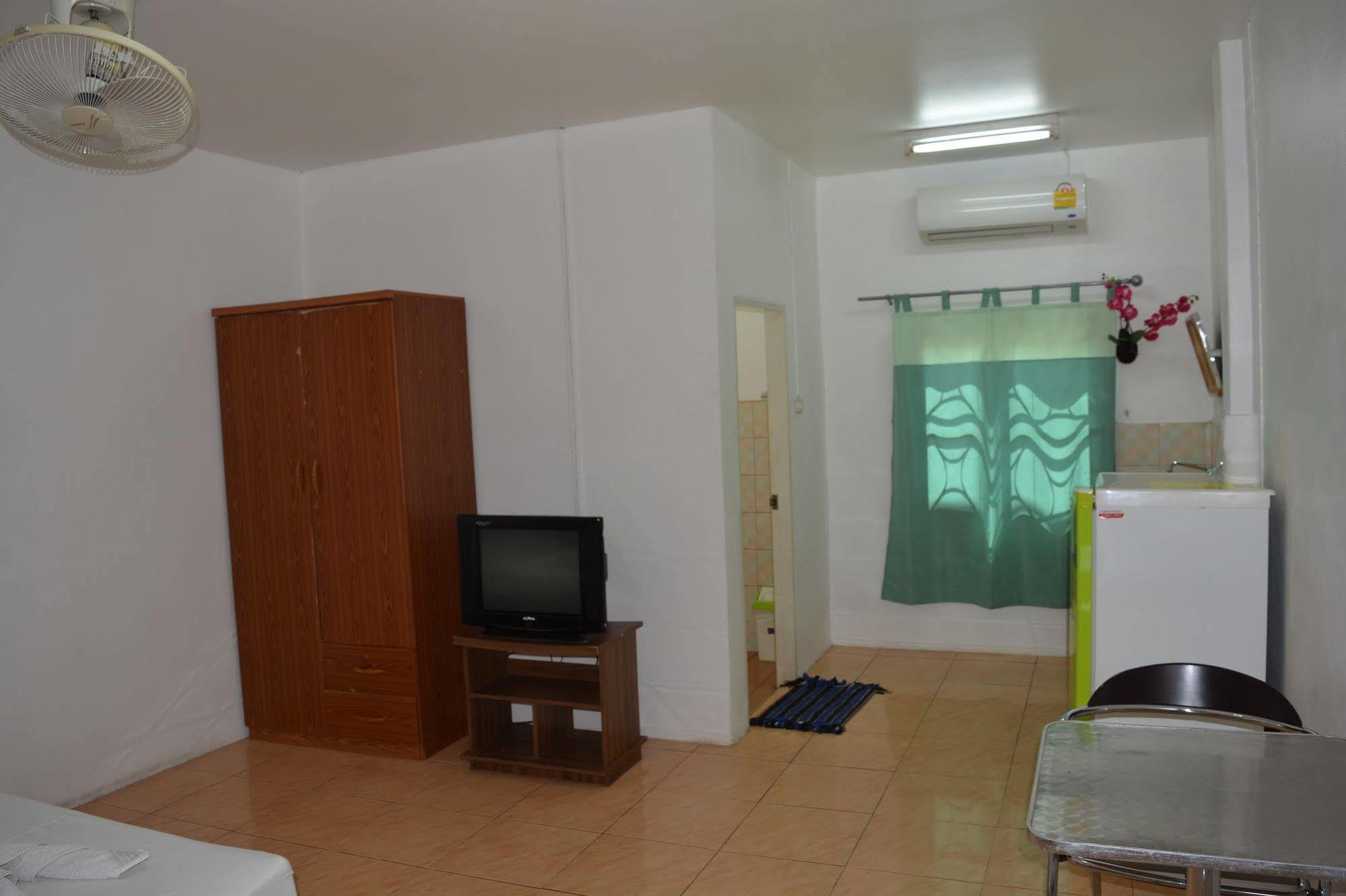 Little Austria Tams Guesthouse Чавенг Бийч Екстериор снимка