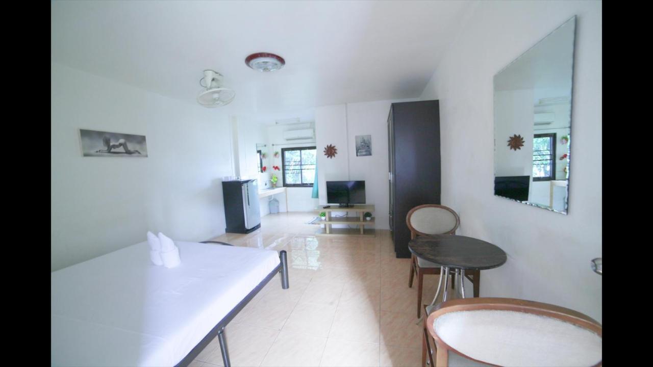 Little Austria Tams Guesthouse Чавенг Бийч Екстериор снимка