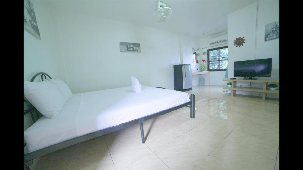 Little Austria Tams Guesthouse Чавенг Бийч Екстериор снимка